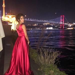 Meet your Posher, Dina